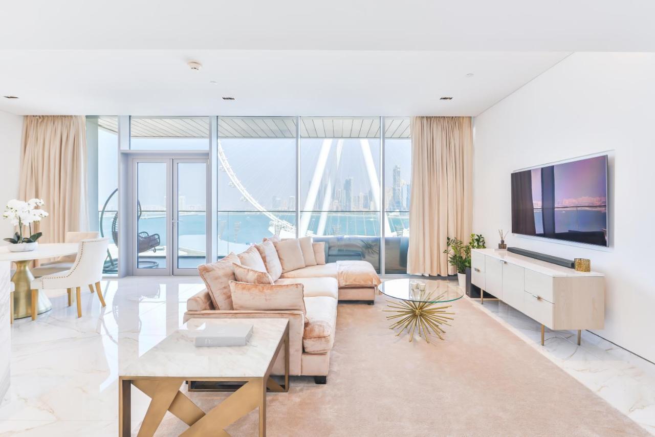 דובאי Luxury 2 Bedroom Beachfront Apt W Stunning Sea View מראה חיצוני תמונה