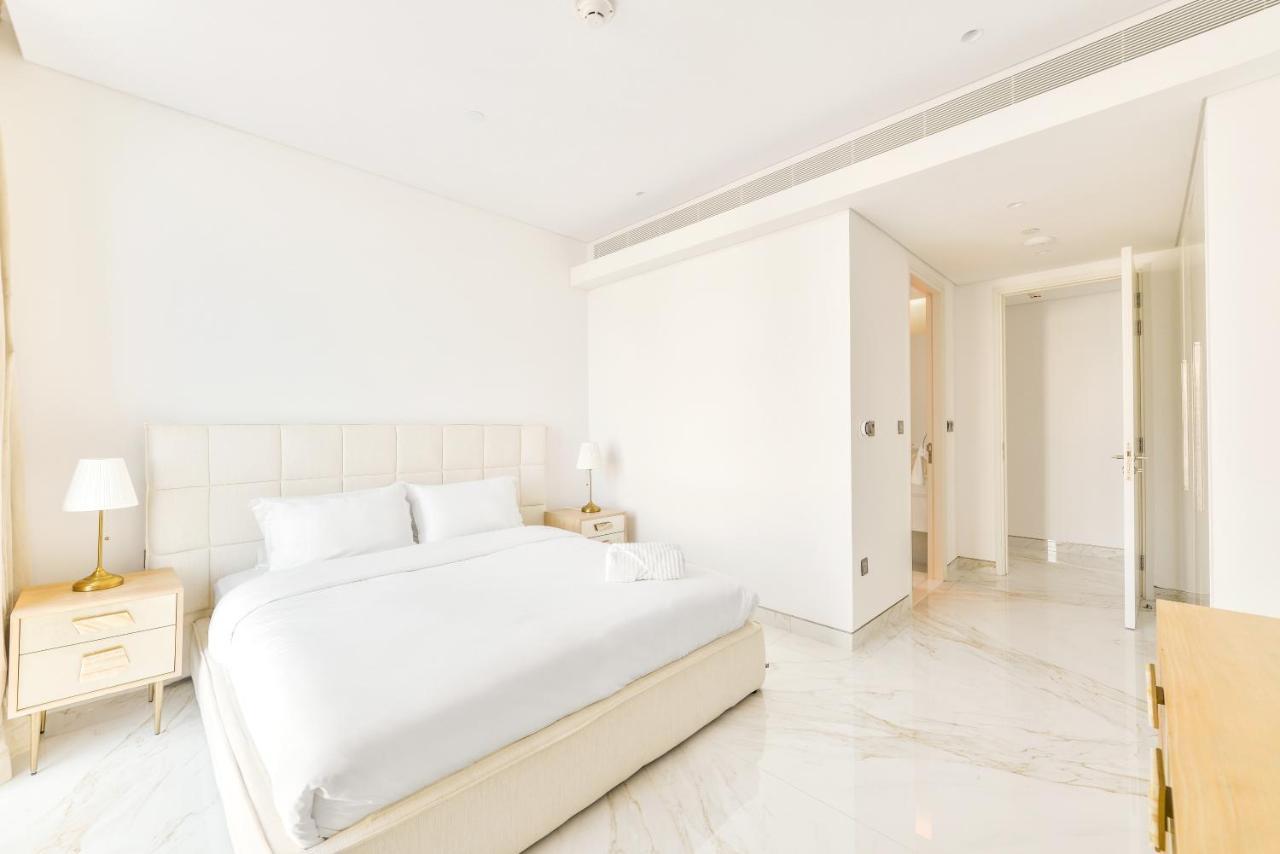 דובאי Luxury 2 Bedroom Beachfront Apt W Stunning Sea View מראה חיצוני תמונה