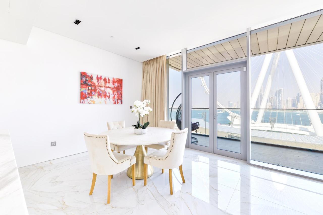 דובאי Luxury 2 Bedroom Beachfront Apt W Stunning Sea View מראה חיצוני תמונה
