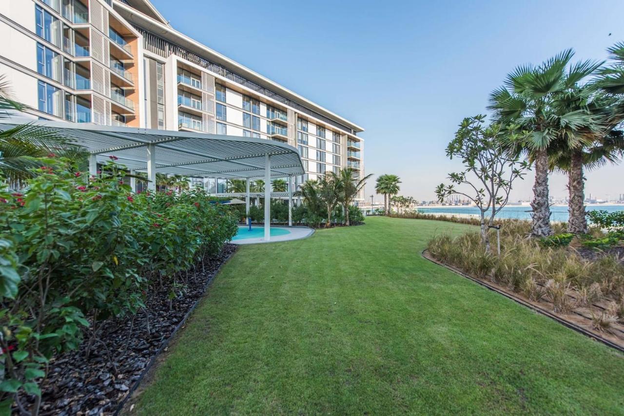 דובאי Luxury 2 Bedroom Beachfront Apt W Stunning Sea View מראה חיצוני תמונה